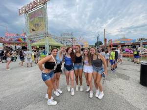 Lauren Flatt of Ho-Ho-Kus attends the New Jersey State Fair for the first time with friends who were born and raised in Sussex County. (Photo by Laurie Gordon)