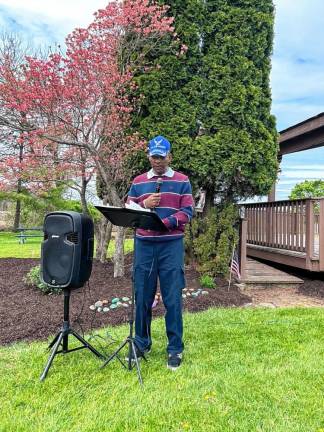 Former Vernon Mayor Howard Burrell speaks at the ceremony.