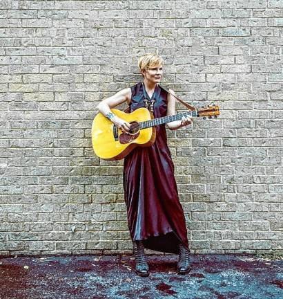 <b>Grammy winner Shawn Colvin performs Sunday night at the Newton Theatre. (Photo courtesy of Shawn Colvin)</b>