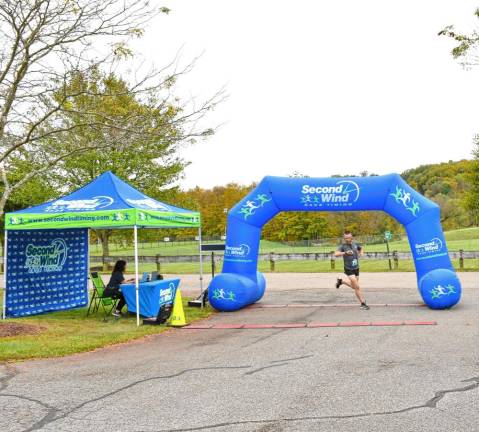 <b>WK3 Jordan Snyder, 34, of Port Jervis, N.Y., wins the race with a time of 17:30. </b>