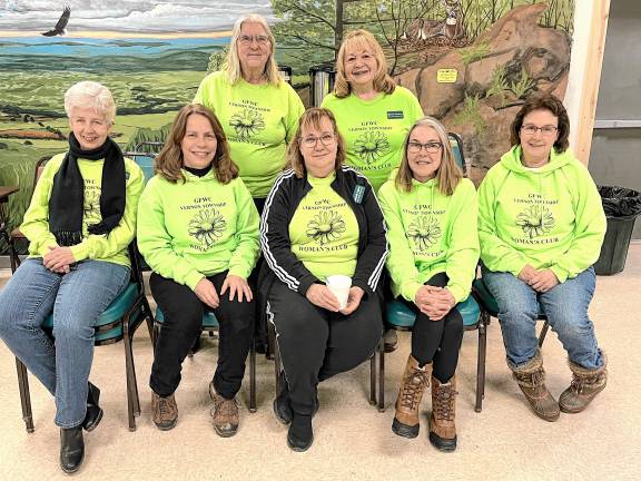 <b>Seated are Vernon Township Woman’s Club members Karen Breese, Lisa Mills, Deb Fegnan, Lisa Thomas and Meg Gleason. Standing are Elaine Hossfield, Day of Service chairwoman, and Maria Dorsey.</b>