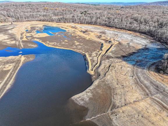 A drone photo shows the Oak Ridge Reservoir in Jefferson on Monday, Nov. 18. The water level has been lowered for maintenance work and does not reflect the effects of the drought. (Photo by Nick Horton, www.thepathfinderstudios.com)