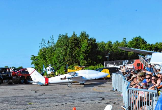 AIR5 The New Jersey Airshow is celebrating its 15th anniversary. (Photo by Maria Kovic)