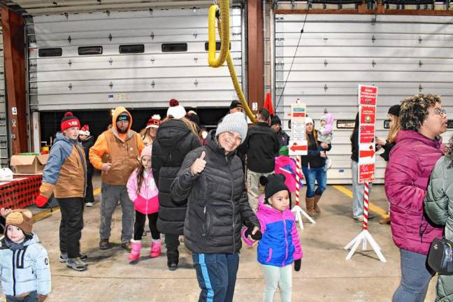 Photos: Annual tree lighting in Vernon