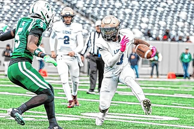 Tylik Hill makes a stutter step on a first-half run, as DePaul’s Marquet Dorsey tries to defend during the championship game at MetLife Stadium.