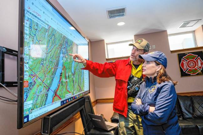 New York Gov. Kathy Hochul visits the headquarters of first-responders battling the Jennings Creek Wildfire in Greenwood Lake on Tuesday, Nov. 12. (Photo by Susan Watts/Office of Governor Kathy Hochul)