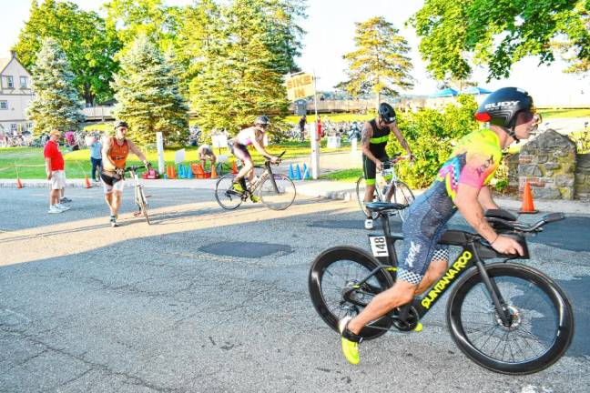 Photos: Pass It Along’s Triathlon