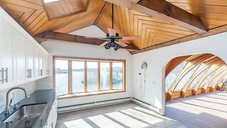 Five-bedroom in Byram Cove includes many luxurious touches